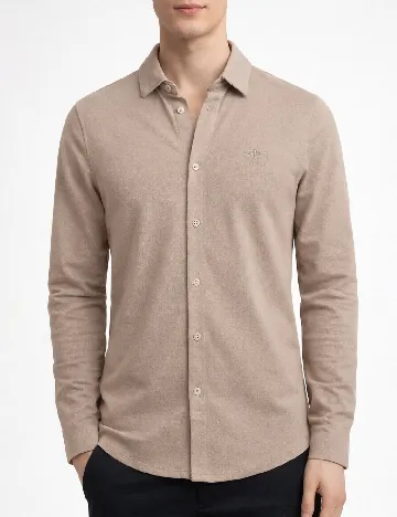 Camasa River Island, maro