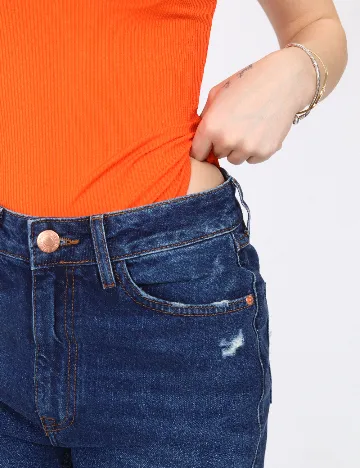 Body River Island, portocaliu