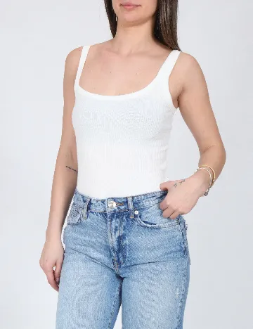 Body River Island, alb