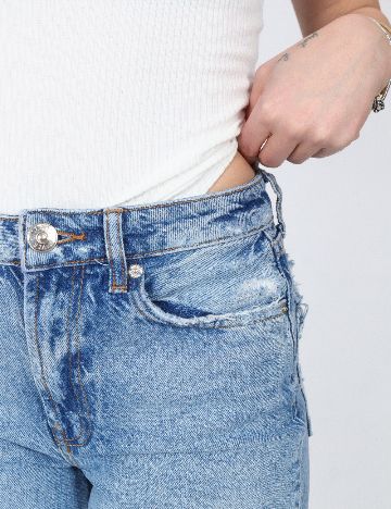 Body River Island, alb