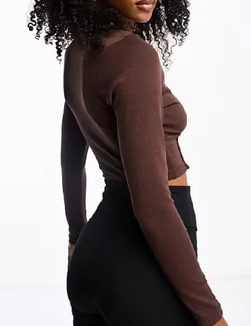 Top Wednesday's Girl, maro