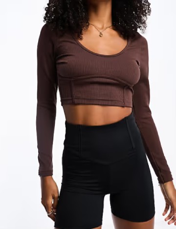 Top Wednesday's Girl, maro