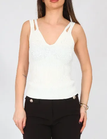 Maiou River Island, alb