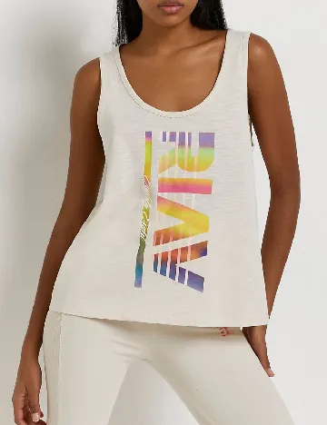 Maiou River Island, crem