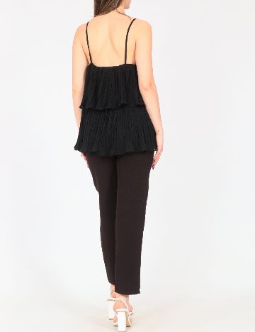 Maiou River Island, negru