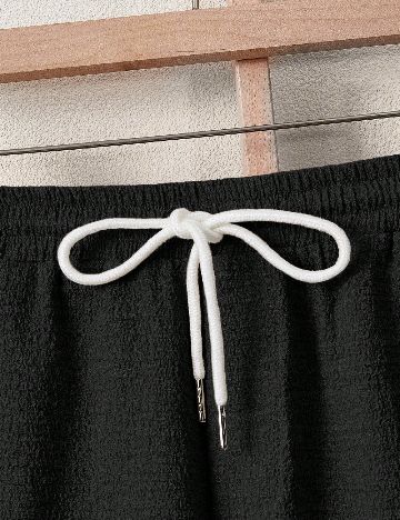 Pantaloni scurti SHEIN, negru