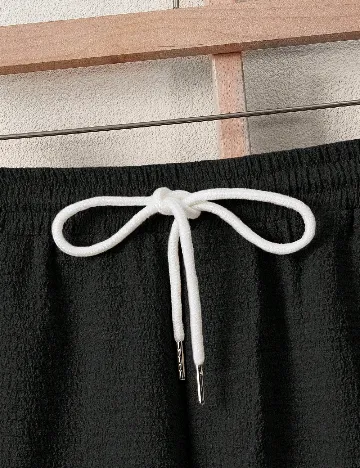 Pantaloni scurti SHEIN, negru