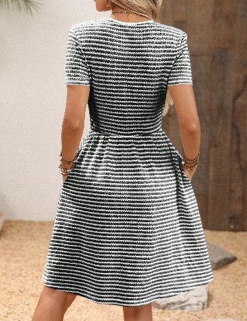 Rochie scurta Emery Rose, alb/negru