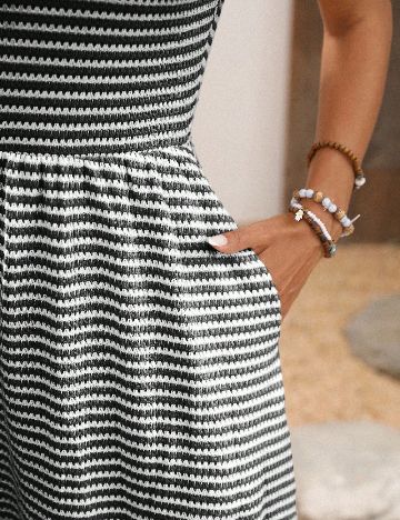 Rochie scurta Emery Rose, alb/negru