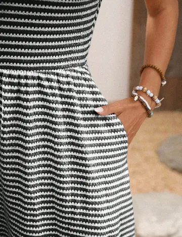 Rochie scurta Emery Rose, alb/negru