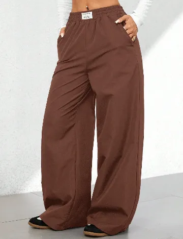Pantaloni SHEIN, maro
