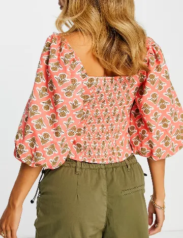 Top River Island, corai