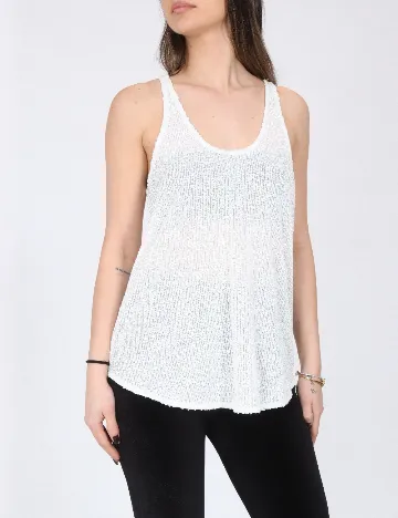 Maiou River Island, alb