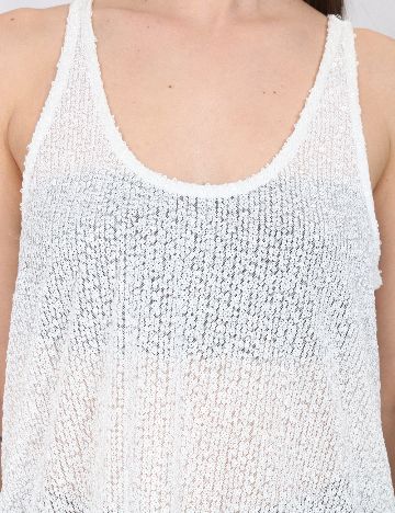 Maiou River Island, alb