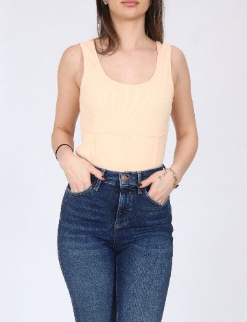 Body River Island, piersica