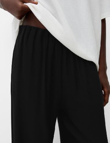 Pantaloni Bershka, negru
