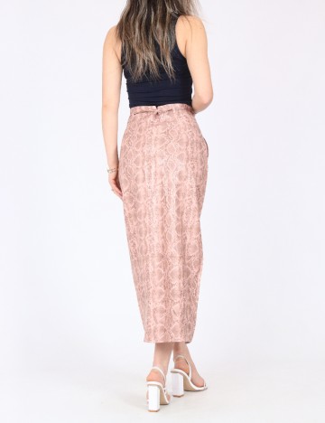 Fusta River Island, roz