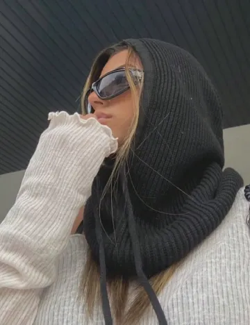 Caciula SHEIN, negru