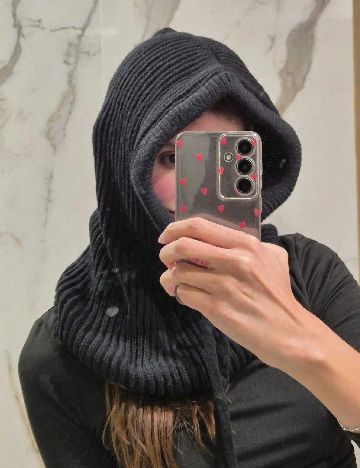 Caciula SHEIN, negru