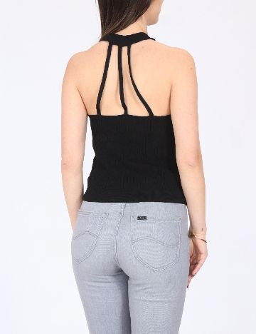 Maiou River Island, negru