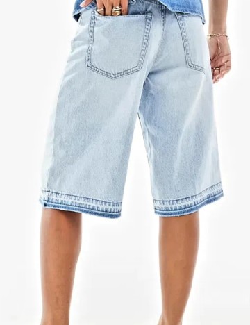 Pantaloni scurti Stradivarius, albastru