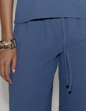 Pantaloni PrettyLittleThing, albastru