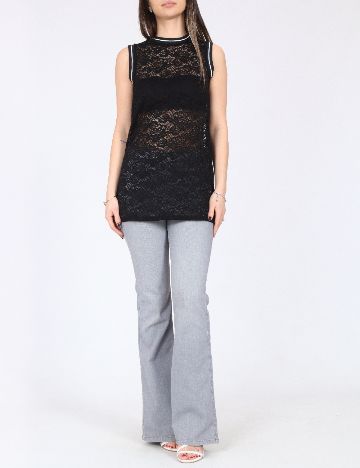 Maiou River Island, negru