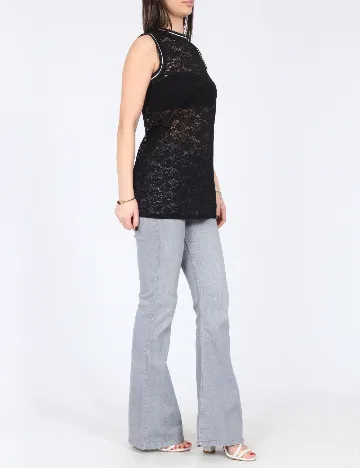 Maiou River Island, negru