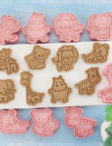 Set forme pentru biscuiti 8 bucati SHEIN, roz