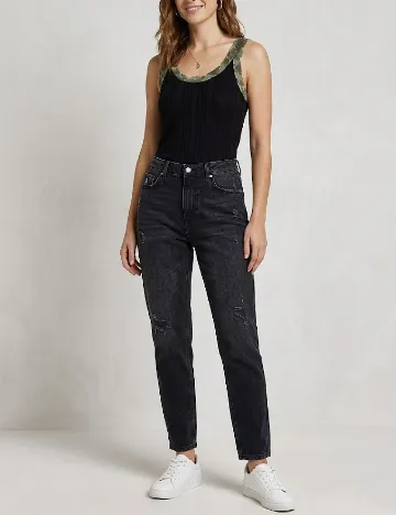 Maiou River Island, negru