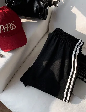 Pantaloni scurti SHEIN CURVE, negru