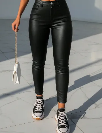 Pantaloni SHEIN, negru