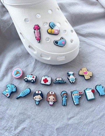 Set charmuri pentru saboti, 19 bucati SHEIN, mix culori