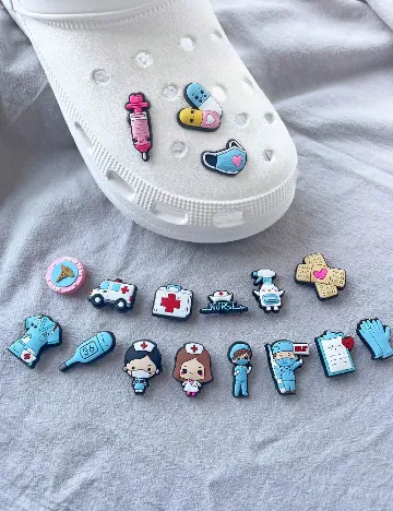 Set charmuri pentru saboti, 19 bucati SHEIN, mix culori