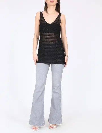 Maiou River Island, negru