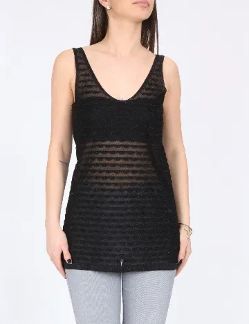 Maiou River Island, negru