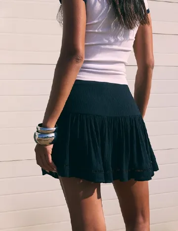 Fusta Bershka, negru