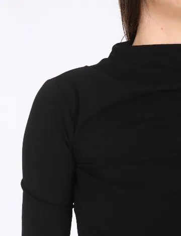 Body River Island, negru