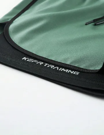 Pantaloni scurti SHEIN, verde