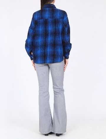 Jacheta River Island, albastru