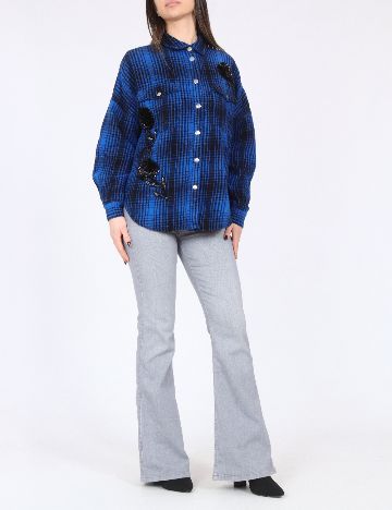 Jacheta River Island, albastru