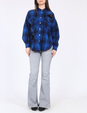 Jacheta River Island, albastru