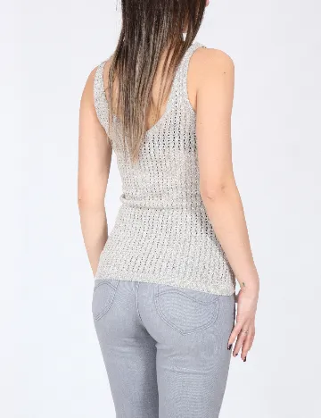 Maiou River Island, gri