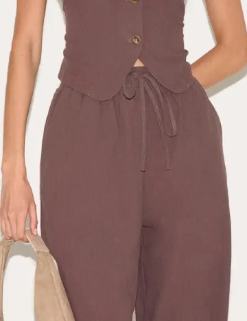 Pantaloni PrettyLittleThing, maro