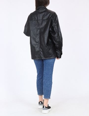 Jacheta River Island, negru