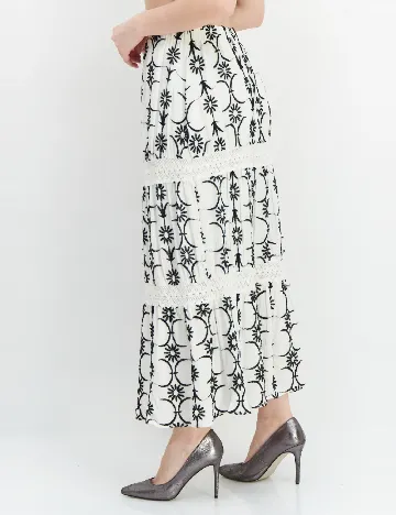 Fusta River Island, alb