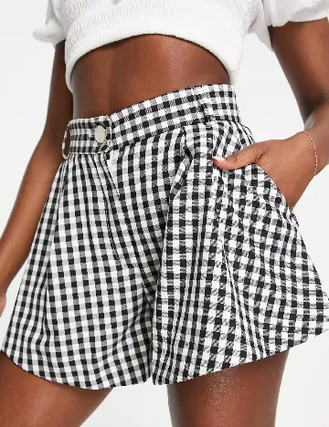 Pantaloni scurti River Island, alb/negru