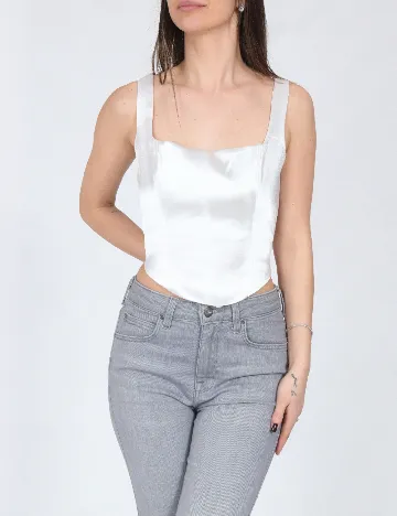 Top River Island, alb