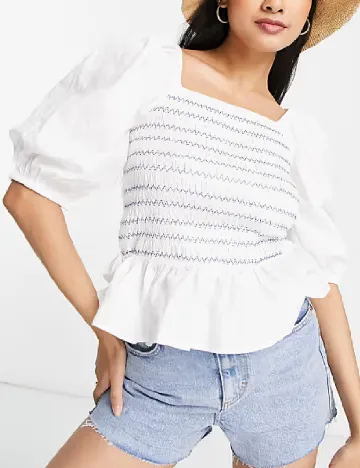 Top River Island, alb