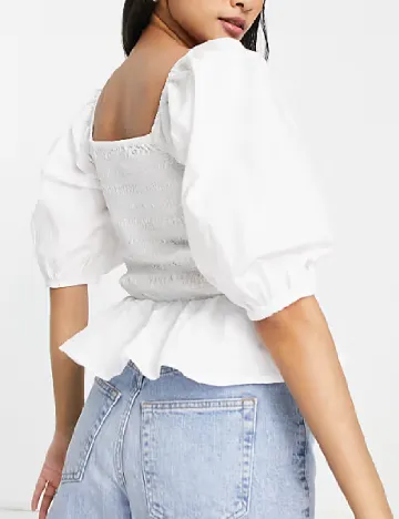 Top River Island, alb